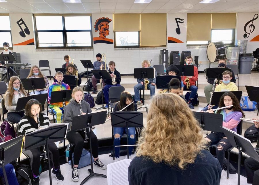 Freshman Gavin Wuchter conducts first period Concert Band at the Freshmen Campus on January 21. Wuchter stepped up while the district found a replacement for MCHS's director of bands, who left at the beginning of second semester.
