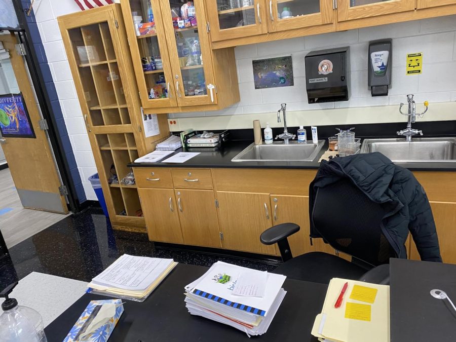 A chair sits empty in a Freshman Campus biology lab. During the first month of 2022, around 100 teachers called in sick due to COVID reasons.