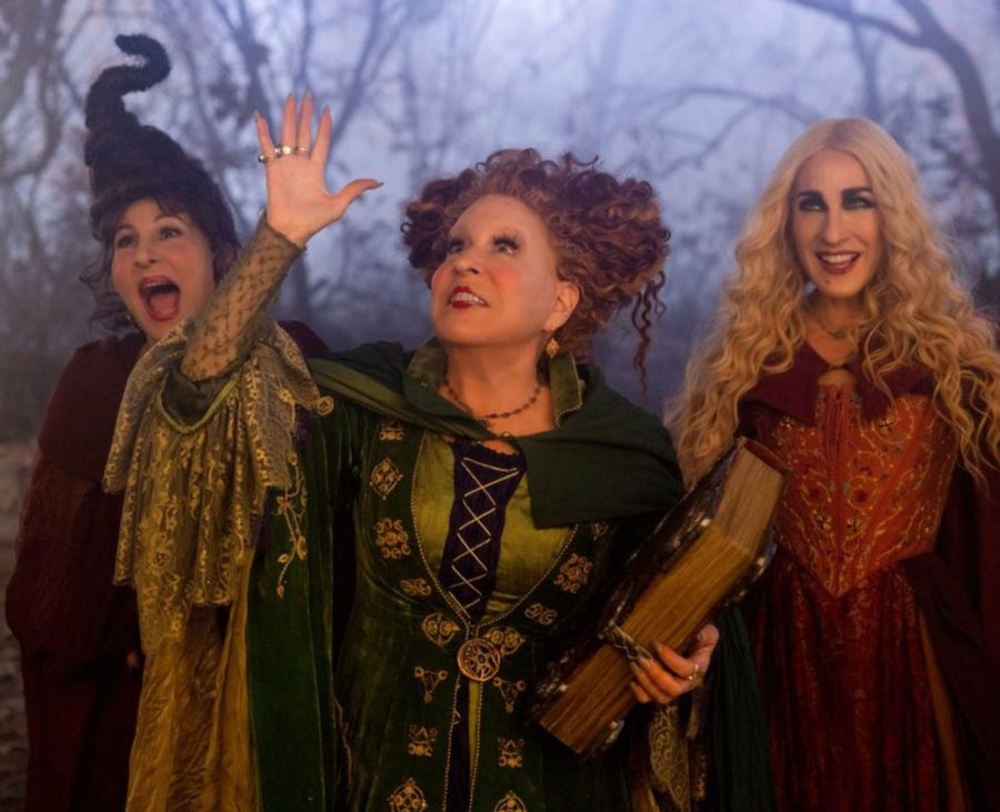 Hocus Pocus 2 is a disappinting cash grab that does not live up to the original movie.