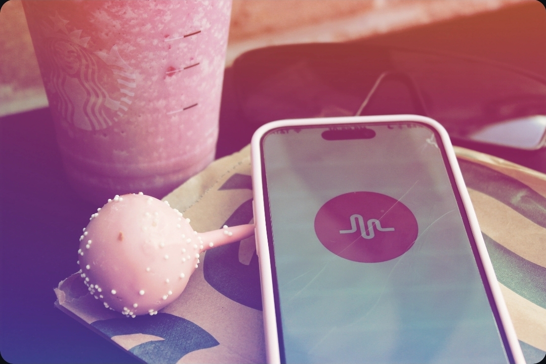 This year, many social media users have adopted the trend of bringing back the 2016 from ten years ago for culture to reminisce on.